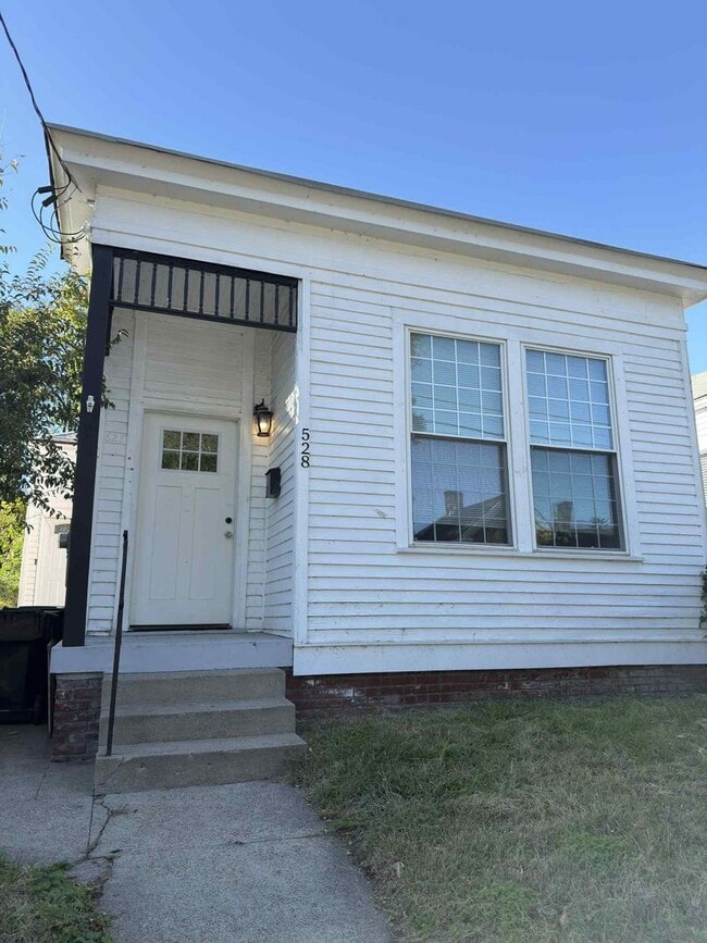 Building Photo - Charming Fully Renovated 2 Bedroom Home wi...