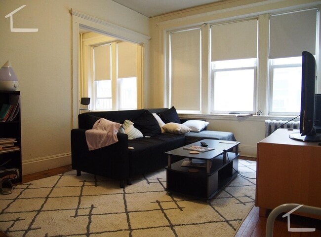 Building Photo - Spacious 1 bed close to Fenway Park, Utili... Rental