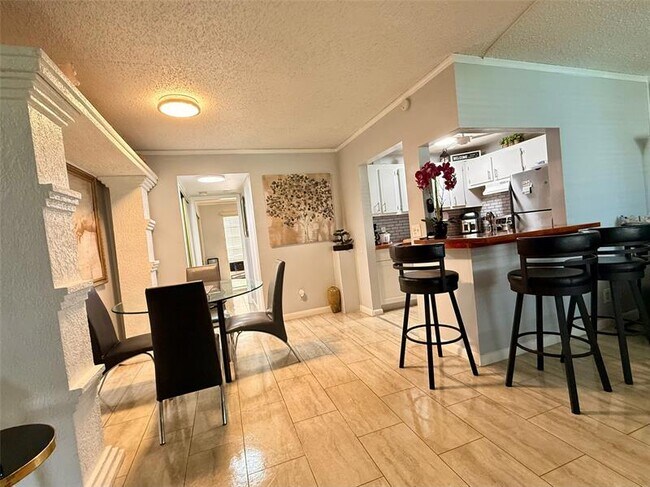 Photo - 355 Oakridge T Unit 355