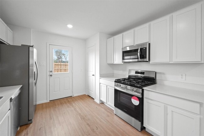 Photo - 1440 Las Cuevas Dr