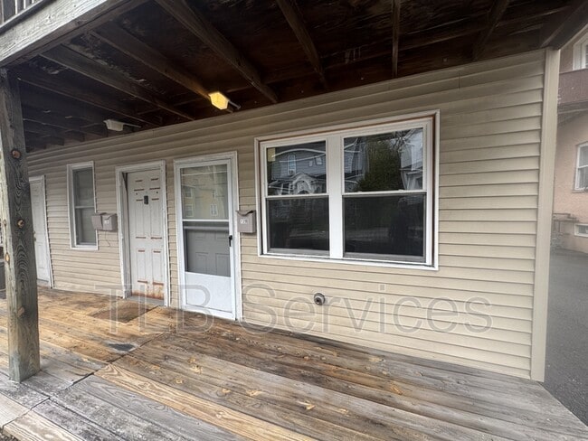 Photo - 139 Sand St