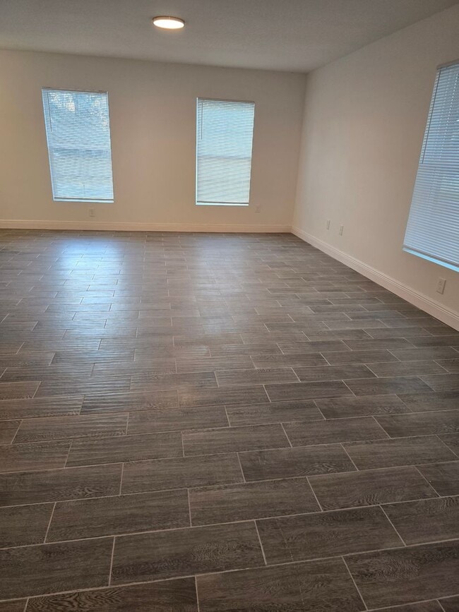 Photo - Gorgeous Brand-New 3/2 Townhome in Lakesid...