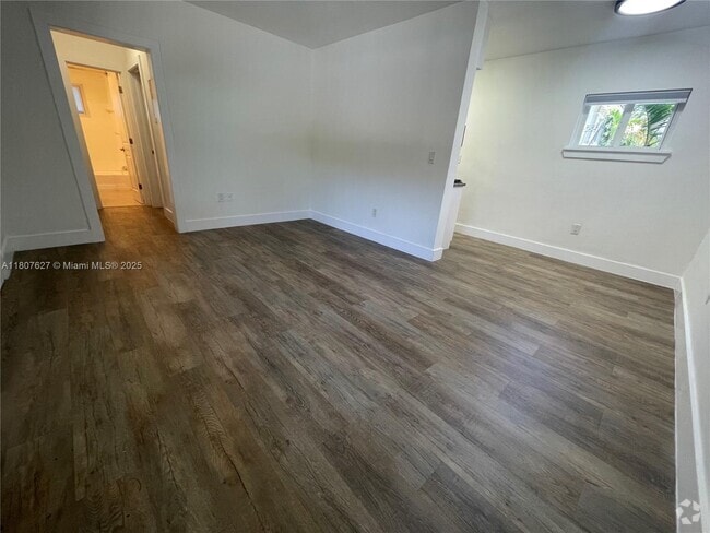 Building Photo - 125 Edgewater Dr Unit 5 Rental