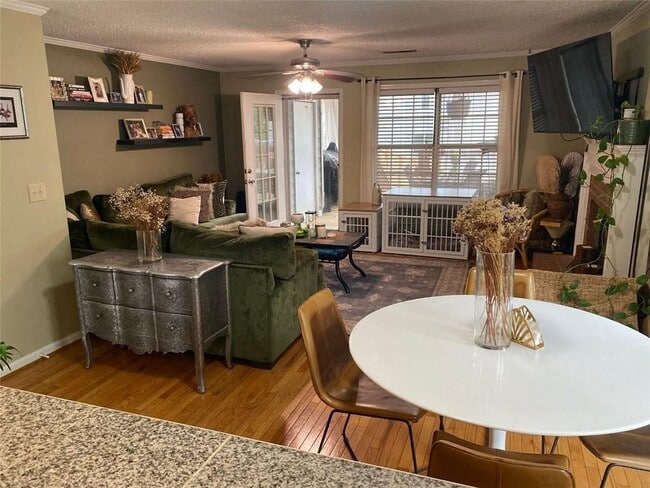 Photo - 5021 David Pl