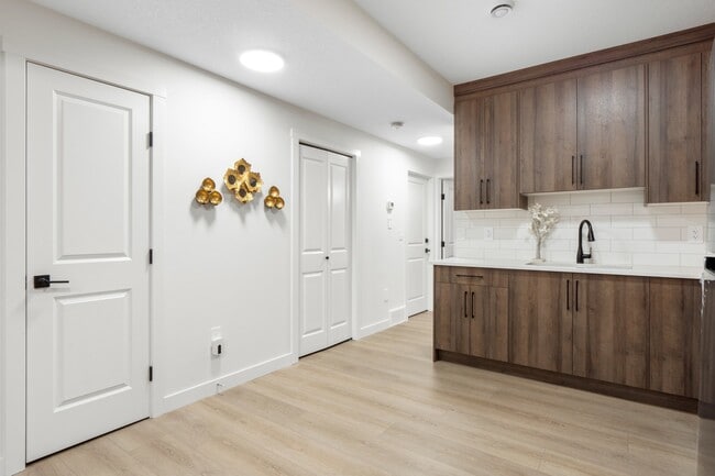 Photo - 294 Creekside Blvd