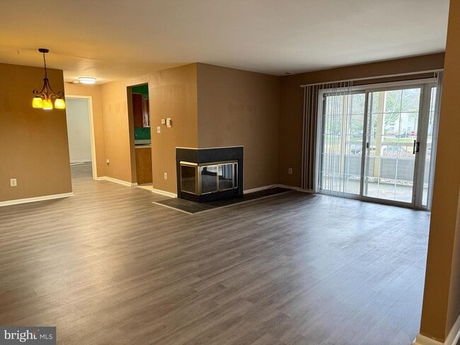 Building Photo - 115 Federal Ct Unit 4