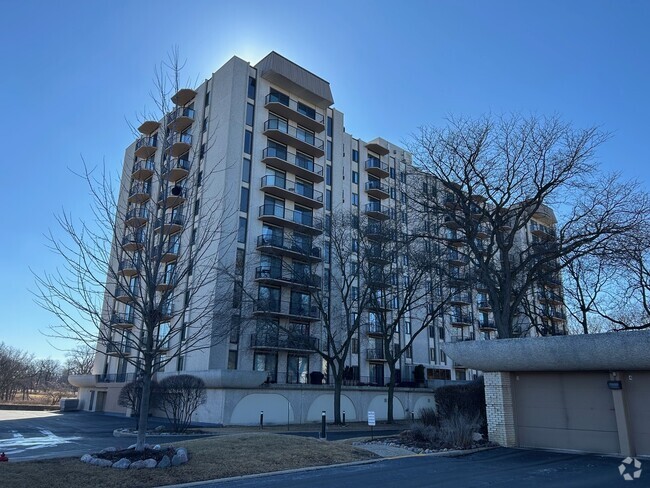 Building Photo - 190 S Wood Dale Rd Unit 900 Rental