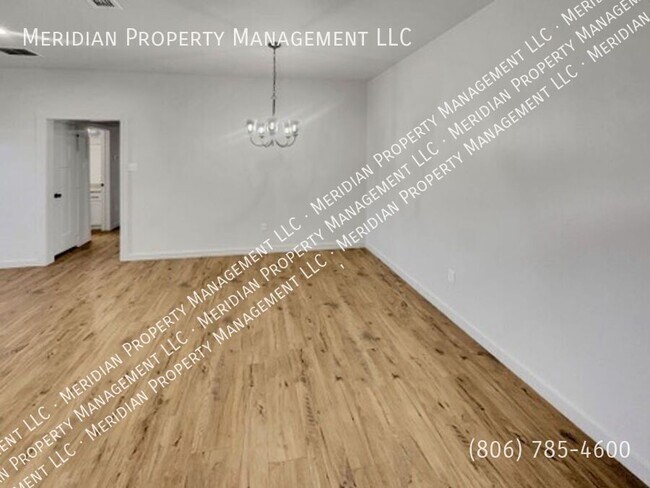 Photo - 2739 137th St