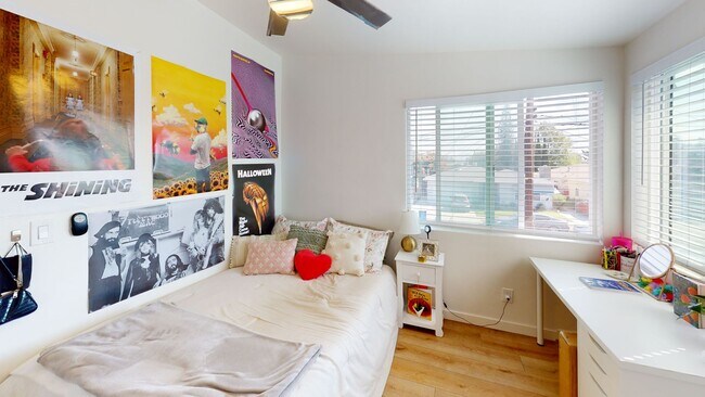 Photo - Private turfed yard!