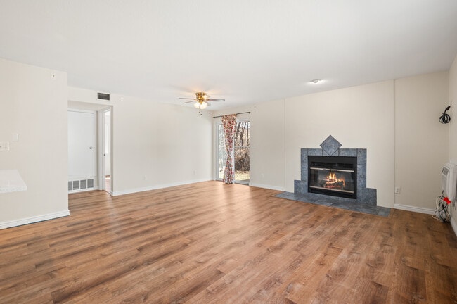 Photo - 281 S Zinnia Way Unit 281 S Zinnia Way Apt B.