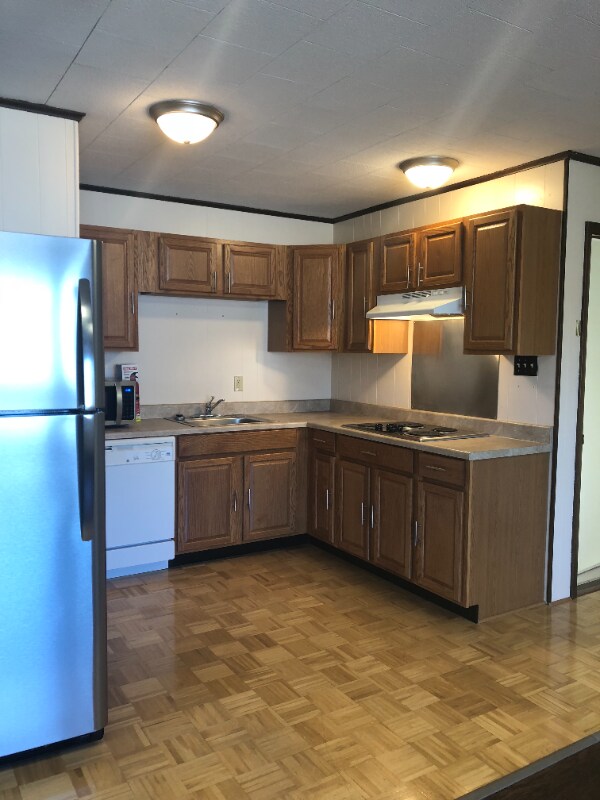 Photo - 978 Line Ave