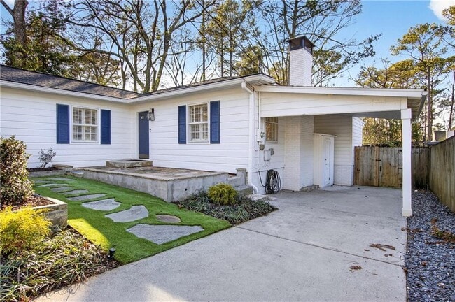 Photo - 2226 Melante Dr NE