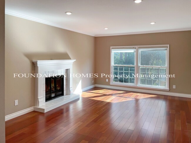 216 San Ramon Way