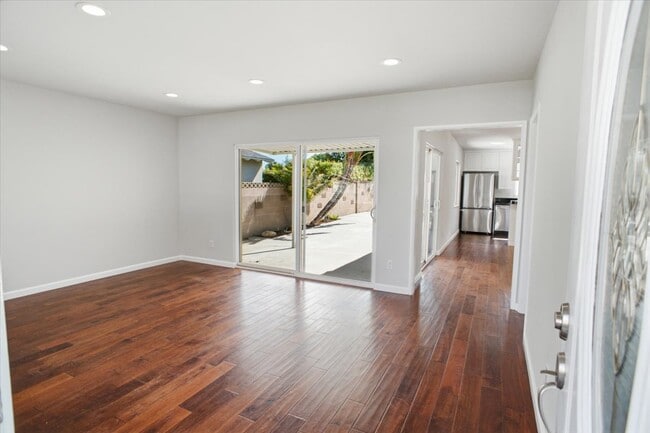Photo - 7737 Minstrel Ave