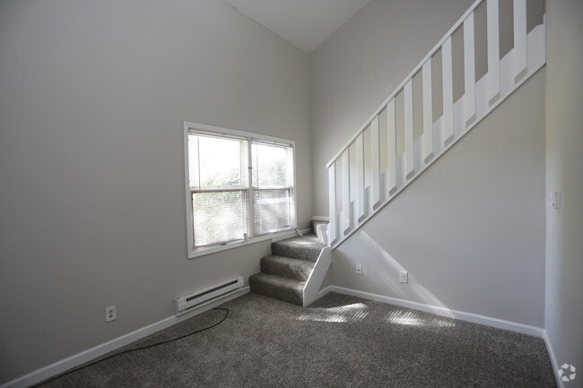1BR,1BA - 500SF - Living Room
