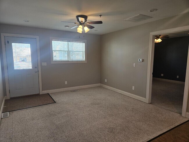 Photo - 728 W Calhoun St