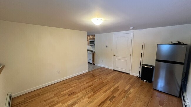 Building Photo - All Utilities Included! 1 Bedroom In-Acces... Rental