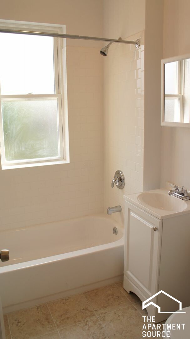 Photo - 2917 W George St