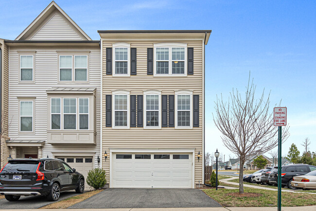 Photo - 11900 Waterton Lake Ln Townhome