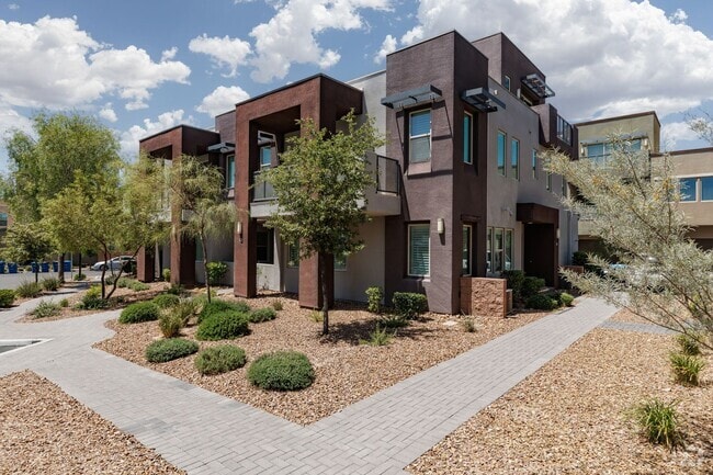 Building Photo - First floor unit in luxury gated Summerlin... Rental