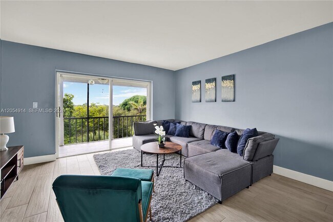 Photo - 950 Hillcrest Dr Unit 414