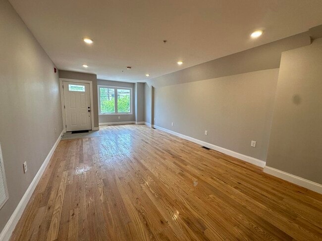 Building Photo - 4103 Palisade Ave Unit 1