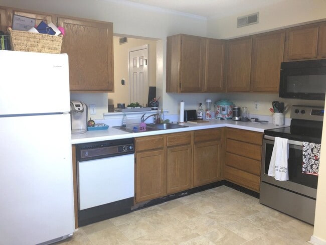 Photo - 188 Williams St