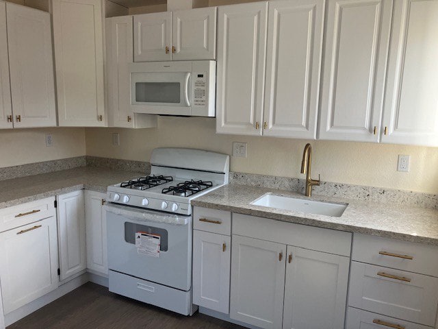 Photo - 574 Yosemite Way