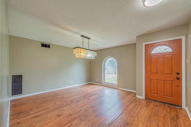 Photo - 10902 Sagevale Ln