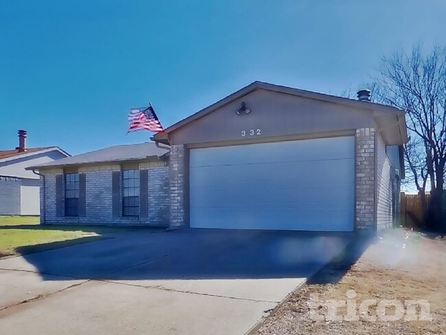 Photo - 332 Rockcrest Dr