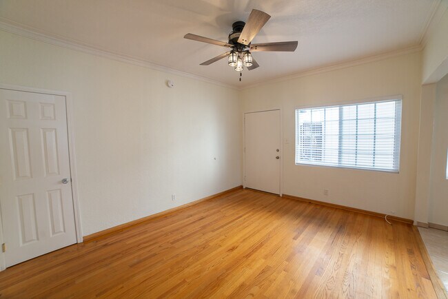 Photo - 2326 Pacific Ave Unit 5