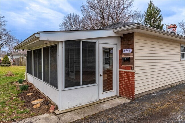 Building Photo - 4964 Orchard Rd Rental