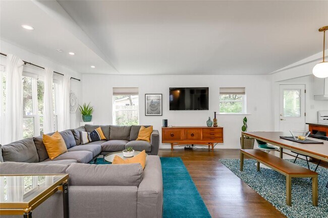 Photo - 5323 Downs Dr