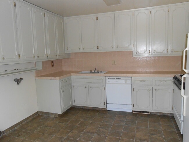 Photo - 18-20 Plaza Way Unidad 18