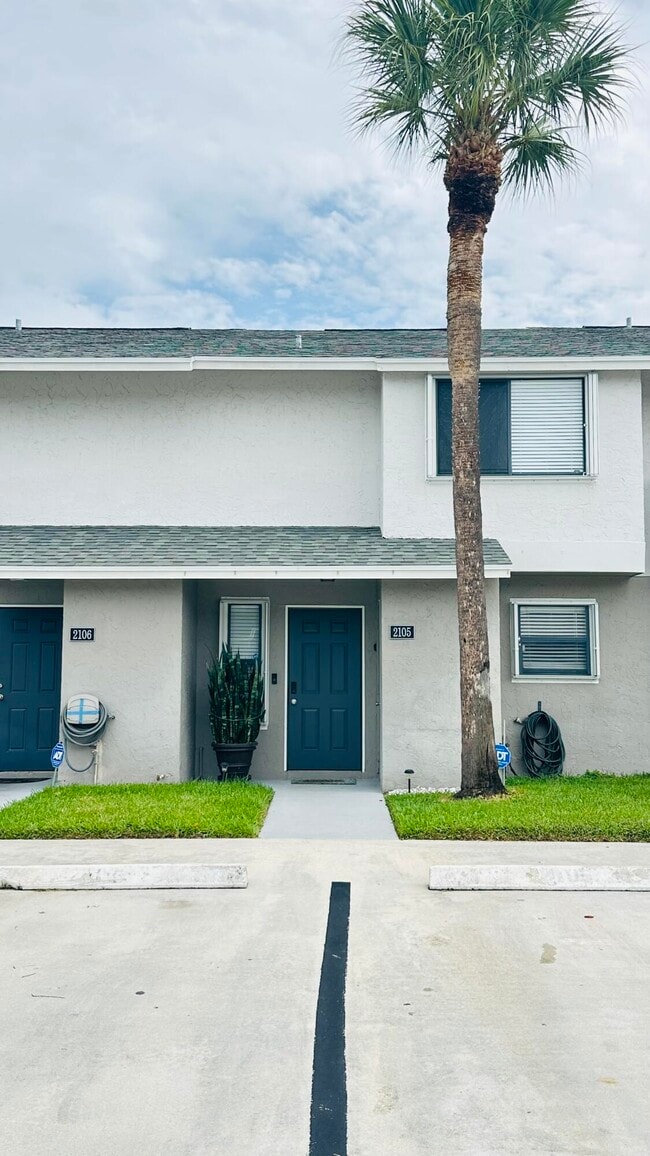Photo - 2105 Wharf Ln