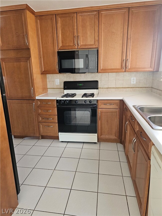 Photo - 7703 Salishan Dr