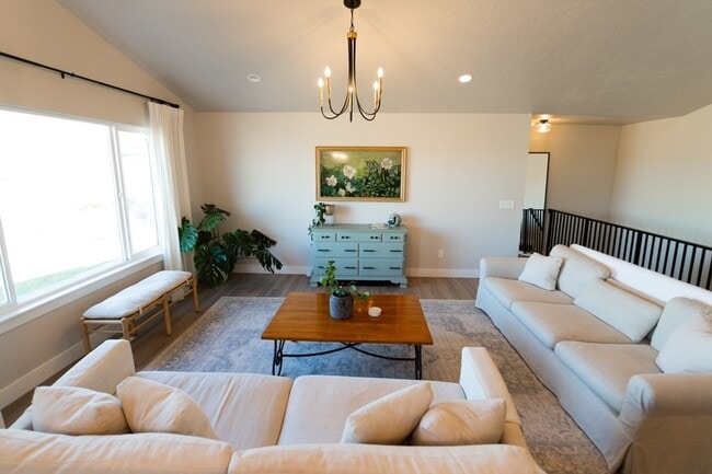 Photo - 2823 E Clarkstone Dr