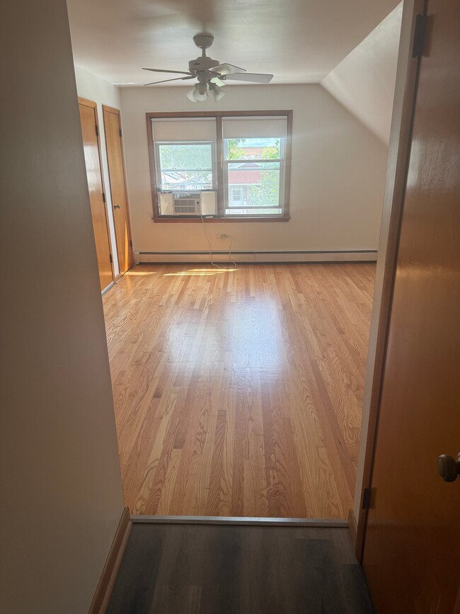 4338 S Komensky Ave Unit 2nd Floor