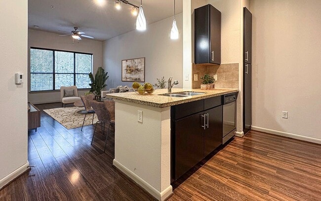 Photo - 306 McGowen St Unit 1222