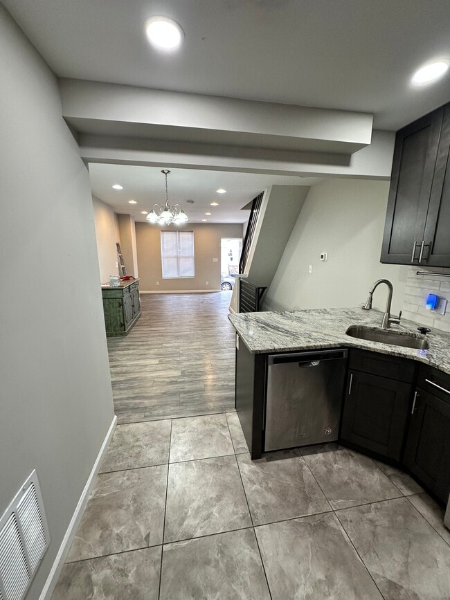 Photo - 1920 S Bonsall St