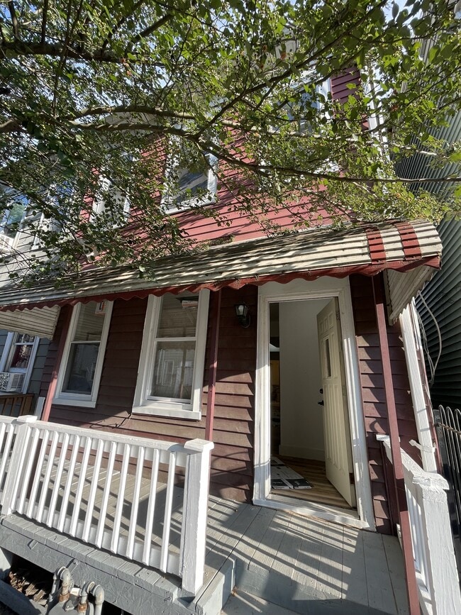 Building Photo - 425 W College Ave Rental