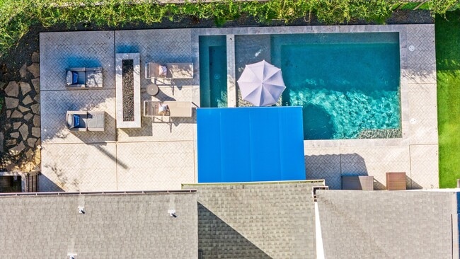 Photo - 117 W 13th St House