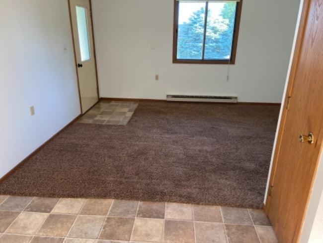 Photo - 108 Willow Creek Ln