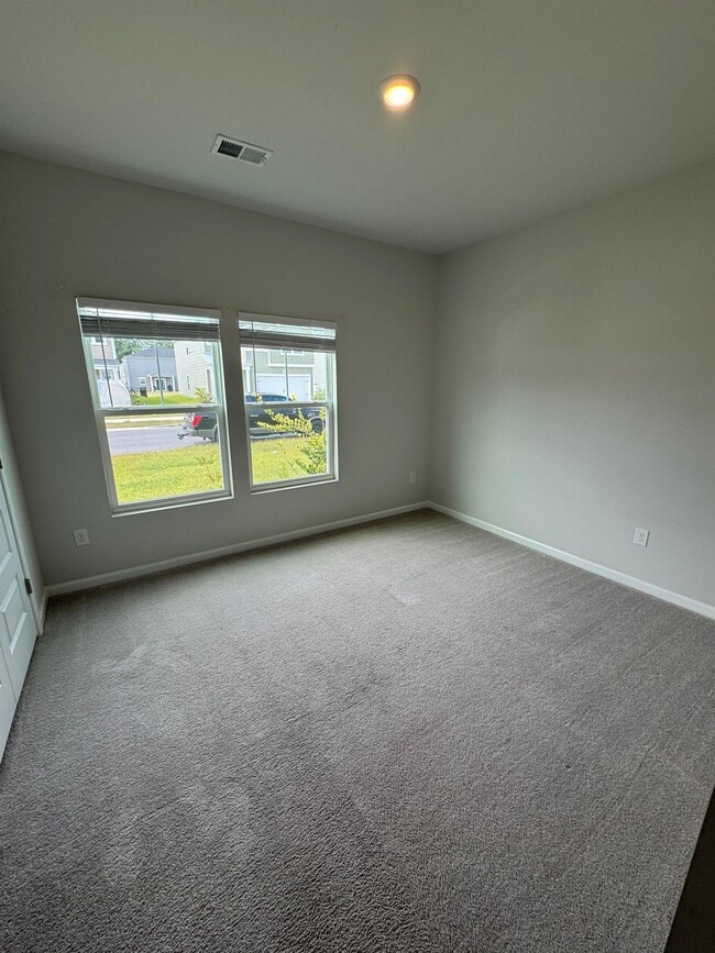 Photo - 1599 Swing Bridge Way