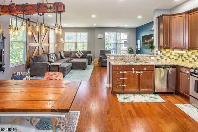 Photo - 616 Lopez Ln