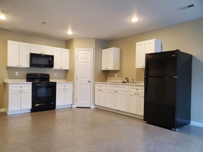 Photo - 2 Bedroom 1.5 Bathroom Townhouse Unidad 213-110