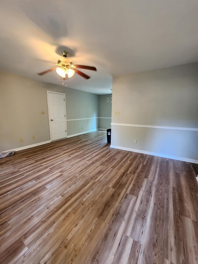 Photo - 125 Village Way