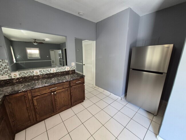 Photo - 1068 NW 31st St