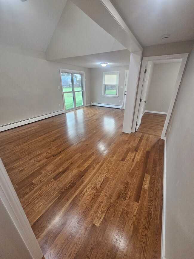 Photo - 264 Richards Ave