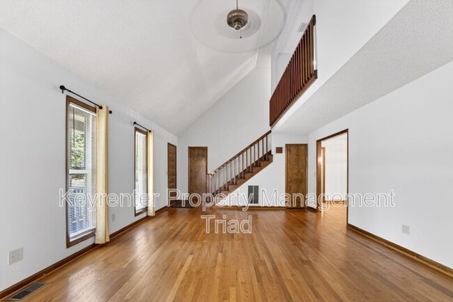 Photo - 407 Grenham Rd